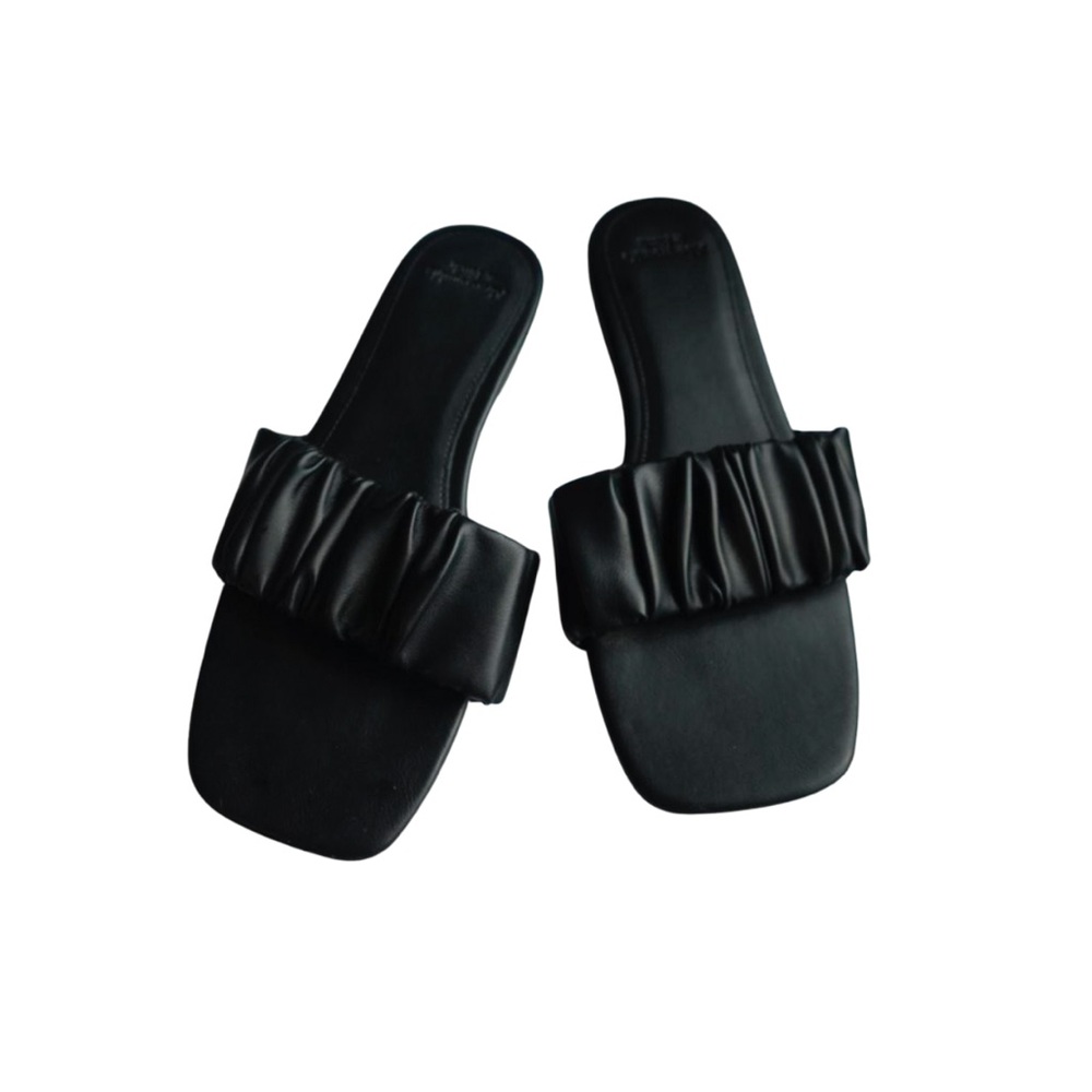 Abercrombie and Fitch Black Slide Sandals
